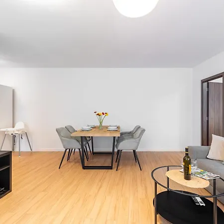 Old Town Oasis 4 * Братислава
