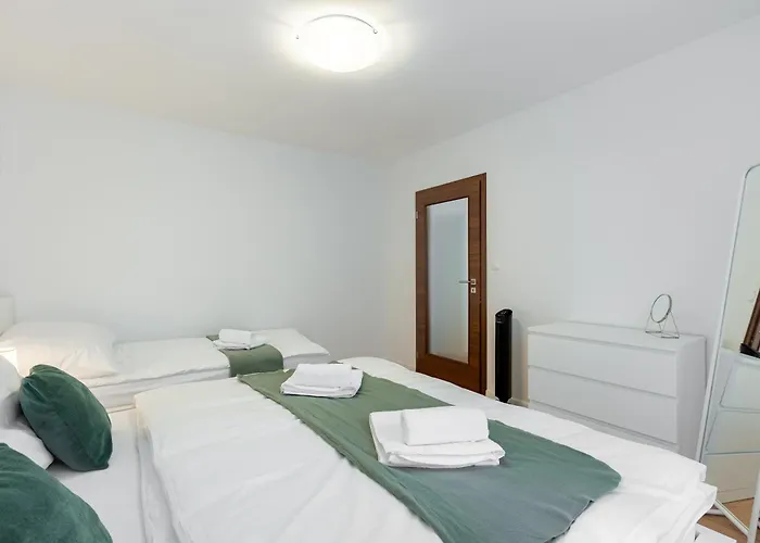 Old Town Oasis 4 * Pressburg